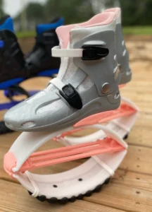 kangoo boots bílo-oranžové venku